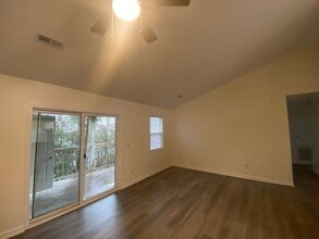 5140 Greenville Loop Rd in Wilmington, NC - Building Photo - Building Photo