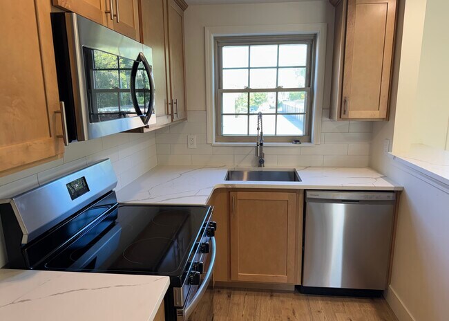 Bernhardt Heights in Buffalo, NY - Building Photo - Building Photo