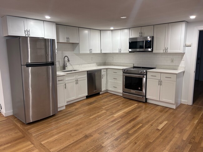 500 E Broadway, Unit 2 BED 1 BATH Southie in Boston, MA - Building Photo - Building Photo