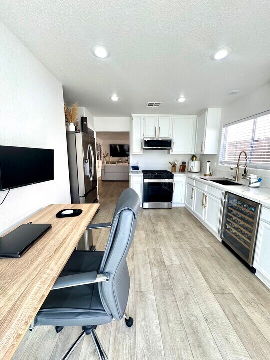 6377 Whispering Clouds Ct in Las Vegas, NV - Building Photo