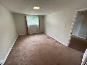 1367 Kirk St, Unit 1367 in Toledo, OH - Building Photo - Building Photo