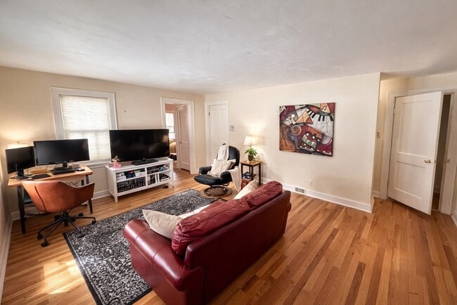 45 McPhee Rd in Framingham, MA - Building Photo - Building Photo