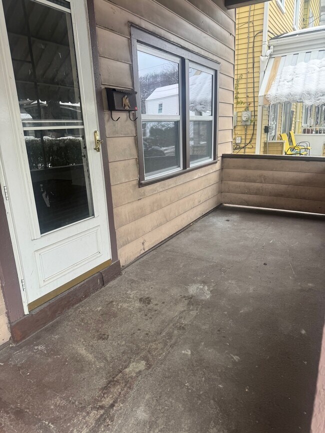 142 Watkins Ave in Wilmerding, PA - Building Photo - Building Photo