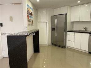 801 Brickell Key Blvd, Unit 1165 in Miami, FL - Building Photo - Building Photo