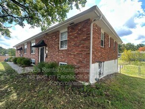 710 NW Mock Ave in Blue Springs, MO - Building Photo - Building Photo