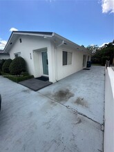 420 NW 57th Ave in Miami, FL - Building Photo - Building Photo