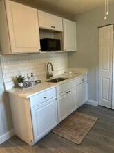6833 Rosemary Dr, Unit 2 bedroom efficiency in Tampa, FL - Building Photo - Building Photo
