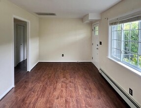 453 Clove Rd in Monroe, NY - Building Photo - Building Photo