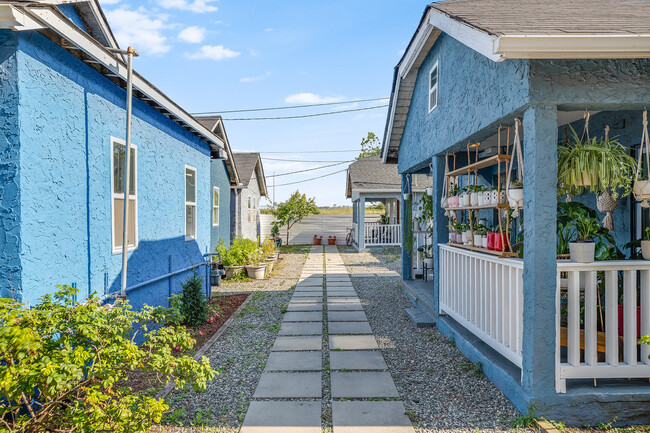 121 Beach 26th St in Far Rockaway, NY - Building Photo - Building Photo