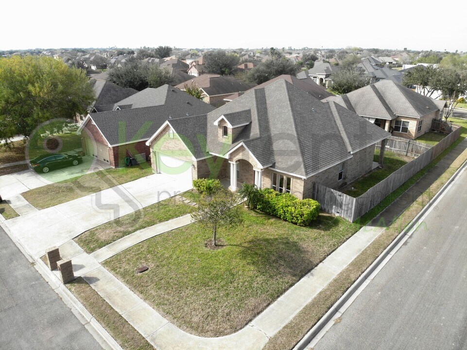 2413 N 46th St in McAllen, TX - Foto de edificio