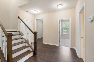 545 Grand Central Sta in Apex, NC - Building Photo - Building Photo