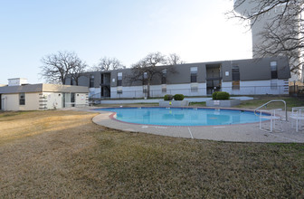 The Avery Apartments in Bedford, TX - Building Photo - Building Photo