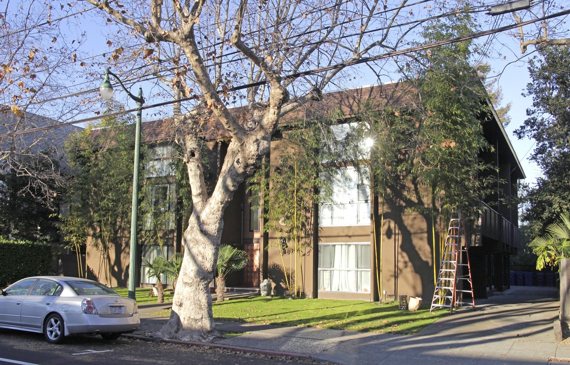 Casa Luja in Alameda, CA - Building Photo