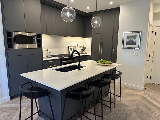 4275-4275 Norford Ave NW in Calgary, AB - Building Photo - Building Photo