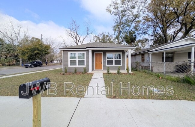 1499 Logan St in Jacksonville, FL - Building Photo - Building Photo