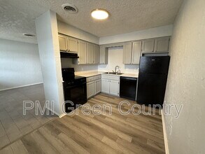 232 S Indianola St in Pryor, OK - Building Photo - Building Photo