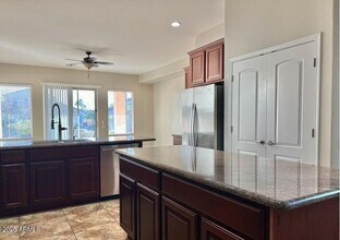 637 E Indian Wells Pl in Chandler, AZ - Building Photo - Building Photo