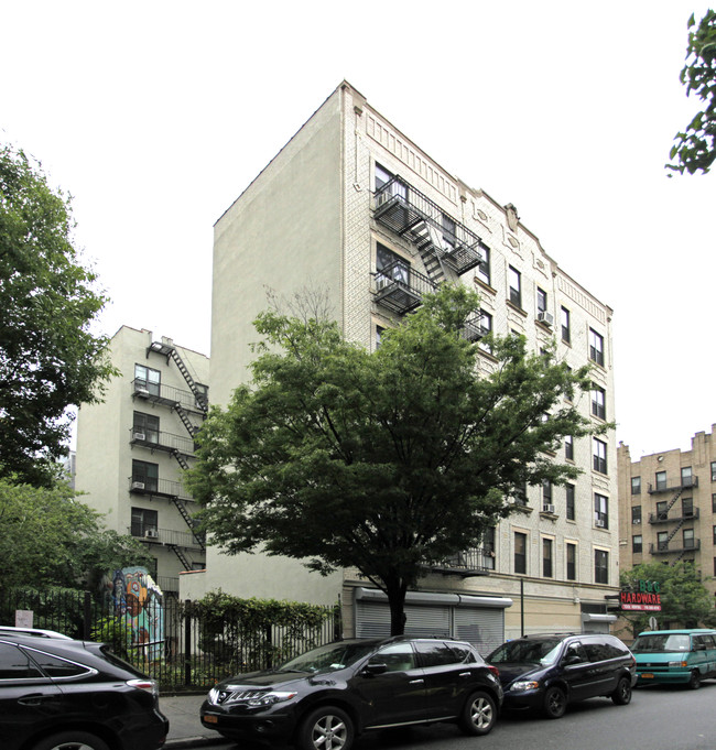 210 Roebling St in Brooklyn, NY - Foto de edificio - Building Photo