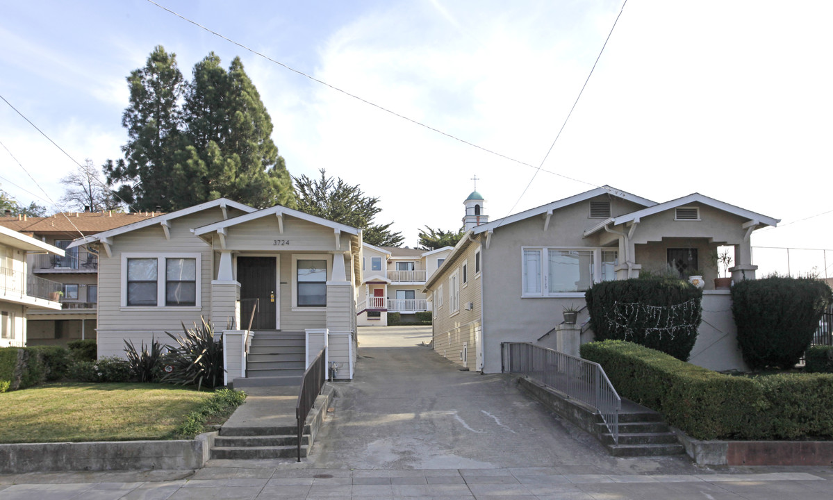 3720-3726 Maybelle Ave in Oakland, CA - Building Photo