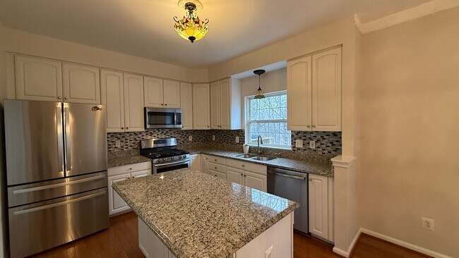 2570 Sylvan Moor Ln in Woodbridge, VA - Building Photo - Building Photo