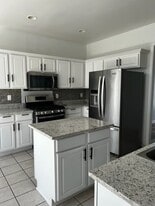 1050 Dogwood Park Dr in Lawrenceville, GA - Building Photo