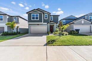 11298 Radiant Shr Lp in San Antonio, FL - Building Photo