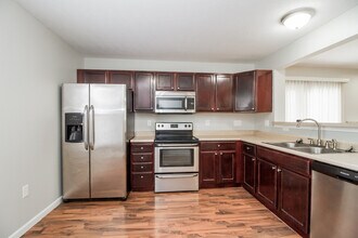 1021 Canterbury Ln in Loveland, OH - Building Photo - Building Photo