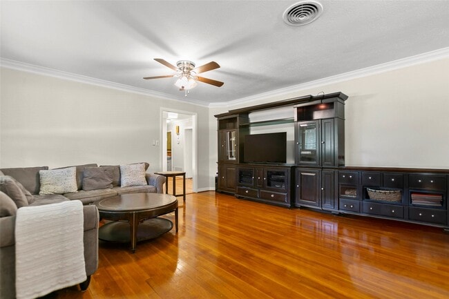 property at 3641 Deal St