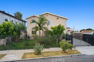 329 E Lanzit Ave in Los Angeles, CA - Building Photo