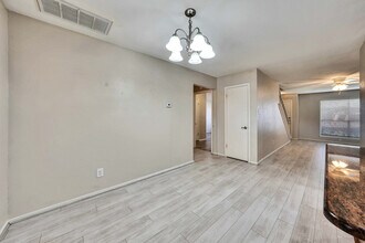 8219 Summer Side Dr in Austin, TX - Building Photo - Building Photo