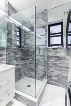 250 Mott St-Unit -20 in New York, NY - Building Photo - Building Photo