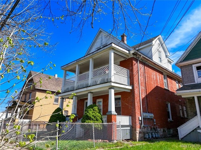 1953 Falls St in Niagara Falls, NY - Building Photo - Building Photo