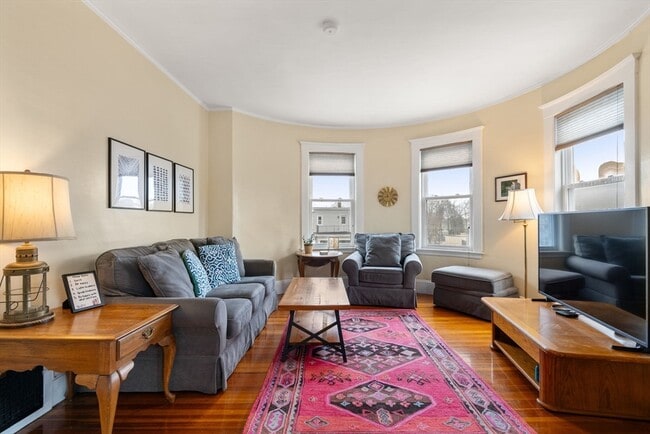 437 Washington St, Unit #1
