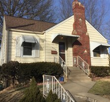 2208 W 48th St in Westwood, KS - Building Photo