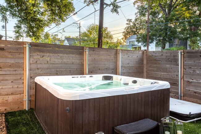 53 Waller St in Austin, TX - Building Photo - Building Photo