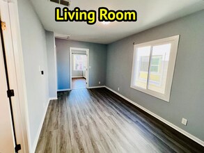 660 Railroad Ave, Unit 660B in South San Francisco, CA - Foto de edificio - Building Photo