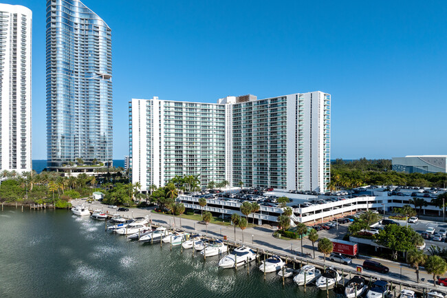 Arlen House in Sunny Isles Beach, FL - Building Photo - Building Photo