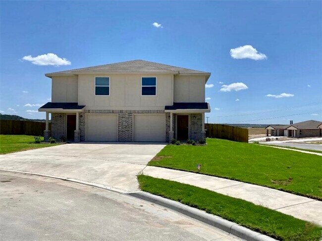 1708 Montell St, Unit A in Copperas Cove, TX - Building Photo - Building Photo