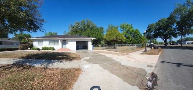 537 S Clayton Ave in Lakeland, FL - Building Photo - Building Photo