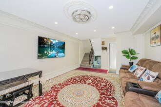 453 Dongan Hills Ave in Staten Island, NY - Building Photo - Building Photo