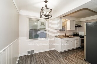 14718 Reddington Ave in Maple Heights, OH - Building Photo - Building Photo