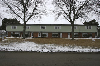 Eastridge Apartments in Rockford, IL - Building Photo - Building Photo