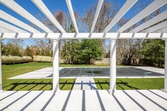 57 Osborne Ln in East Hampton, NY - Building Photo - Building Photo