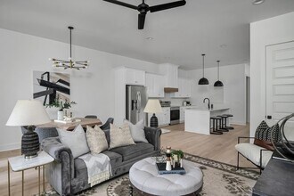 212 Jennings Ave, Unit A in Lebanon, TN - Foto de edificio - Building Photo