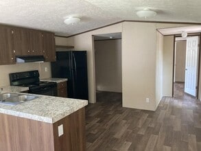 2209 E Effingham Hwy in Effingham, SC - Building Photo - Building Photo