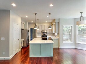 Room in House on New Parkside Dr in Chapel Hill, NC - Building Photo - Building Photo