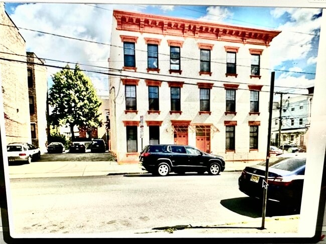 86 South St in Jersey City, NJ - Building Photo - Building Photo