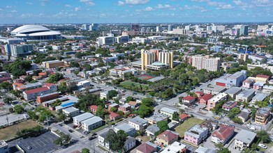 121 NW 9th Ave in Miami, FL - Building Photo - Other