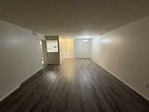 30414 Orchard Lake Rd in Farmington Hills, MI - Building Photo - Building Photo