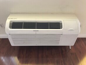 1285 Vin Scully Ave, Unit 5 in Los Angeles, CA - Building Photo - Building Photo